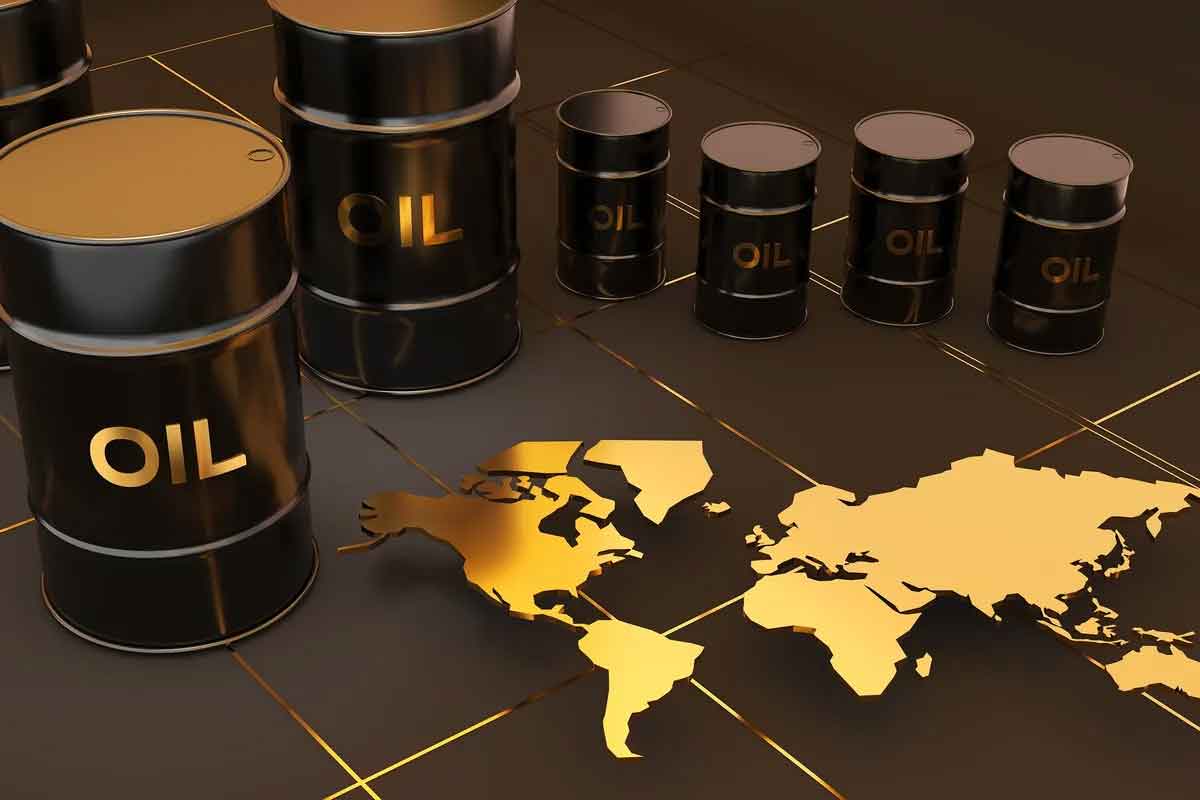 افزایش قیمت نفت در پی تضعیف دلار آمریکا